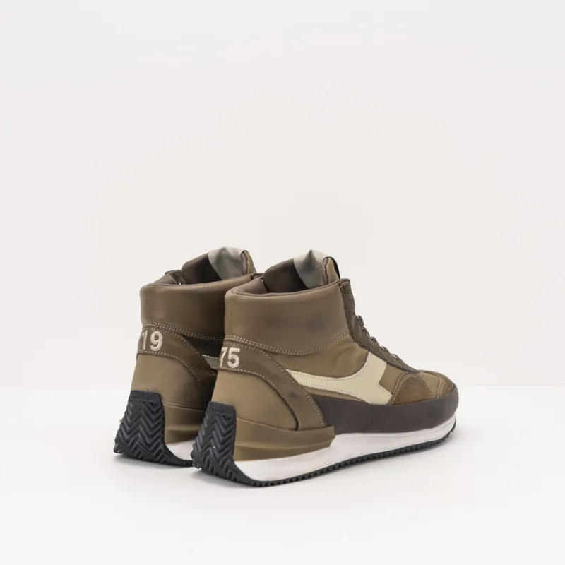 Hombre DIADORA - HERITAGE Zapatillas Deportivas-BOTIN - DIADORA HERITAGE - EQUIPE MID MAD NUBUCK SW 201.179022 01 30027